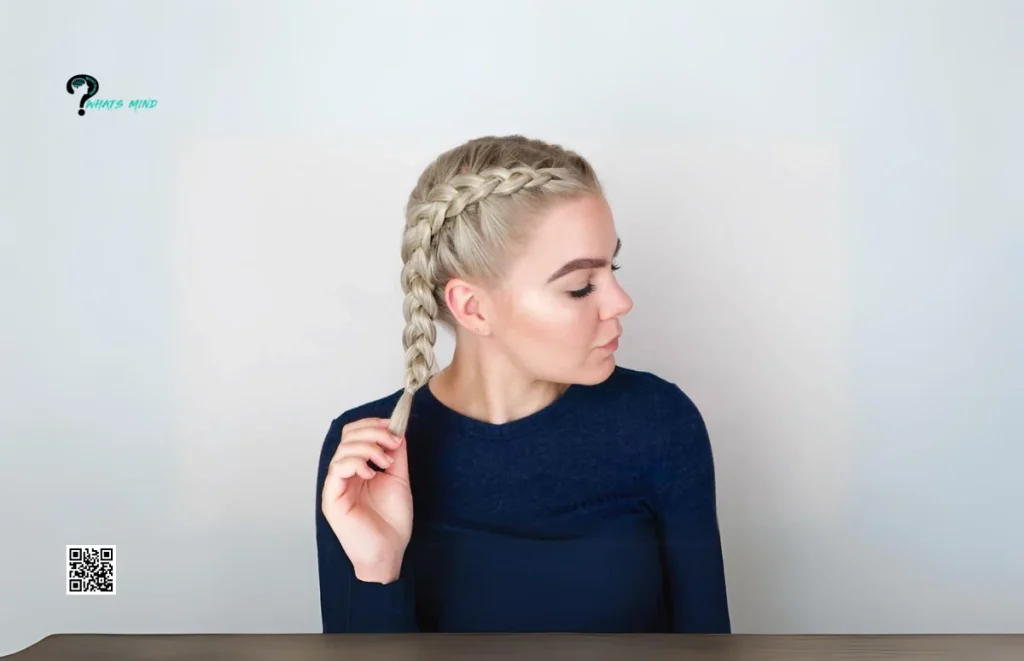 7 Trendy Softball Hairstyles That Will Suit Your Face & Handy Tips